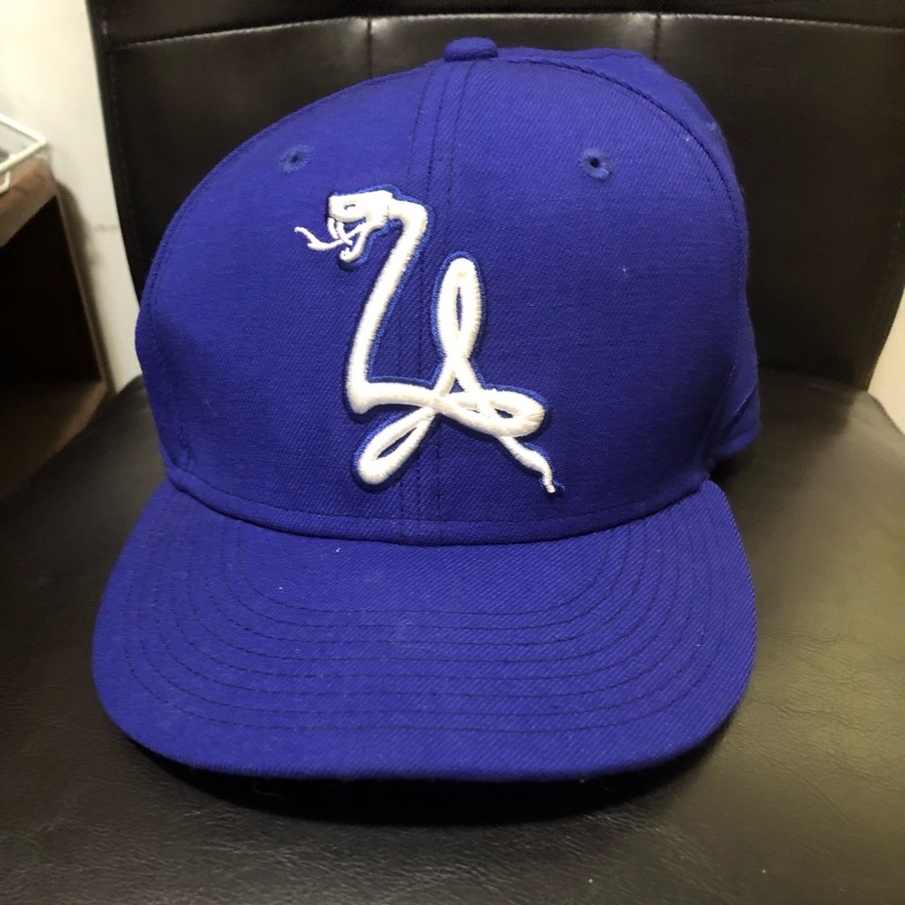 Limited edition Nike true kobe Bryant black mamba la purple white SnapBack cap